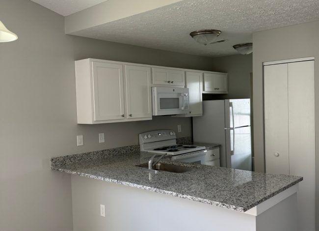 Greentree Village Apartments kitchen full